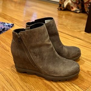 Sorel Joan of Arctic Wedge II grey sz 8 like new condition